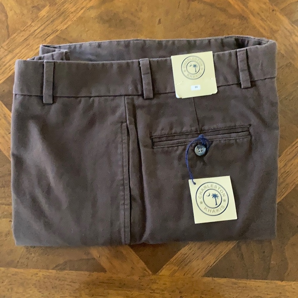 Berle. NWT. Charleston Khakis. Brown. W33 L29.